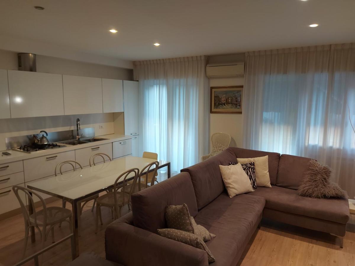 Casa Belle Vacanze Appartement Mestre Buitenkant foto