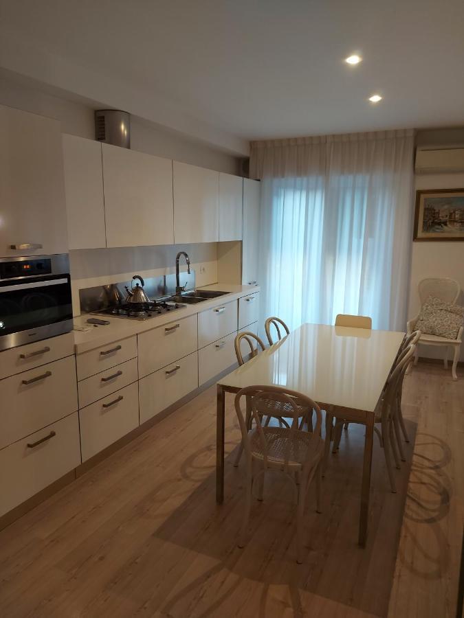 Casa Belle Vacanze Appartement Mestre Buitenkant foto